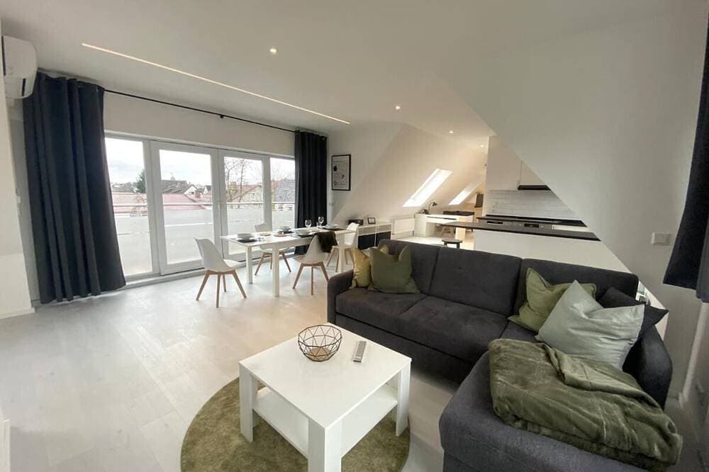 Großzügiges modernes Dg Apartment Schloofschdubb Nähe Kassel 70 qm 1