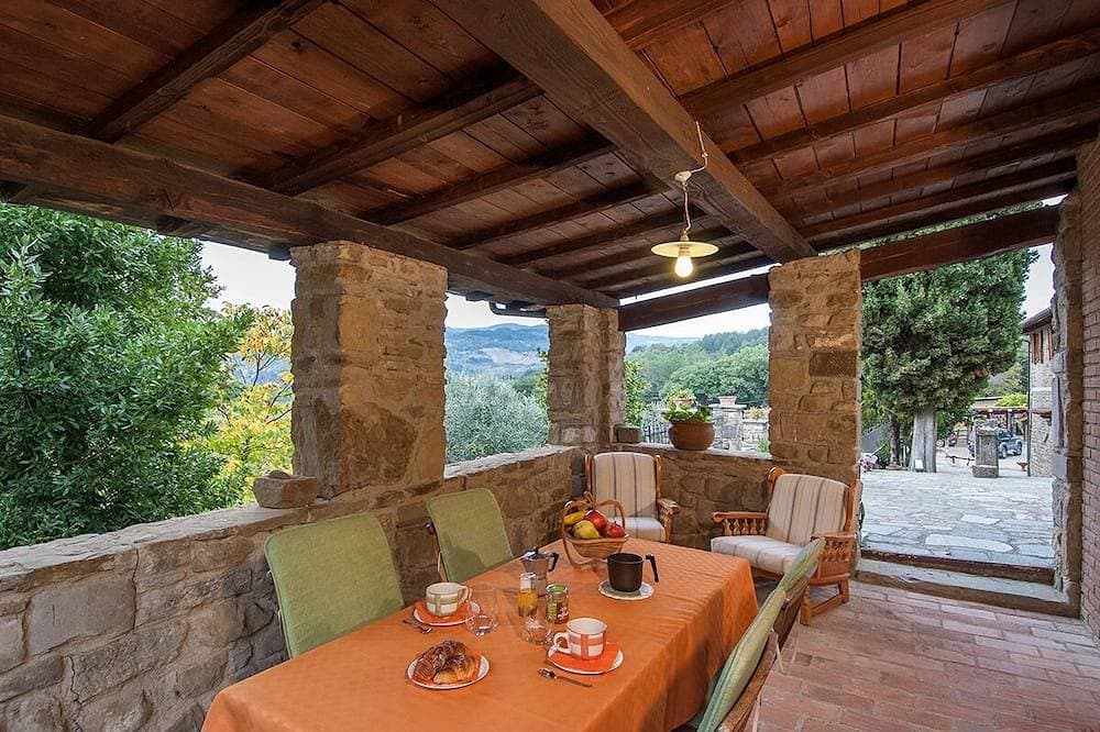 Romantische freistehendes Ferienhaus mit Pool, in einem Bauernhof zwischen Arezzo und Florenz 1