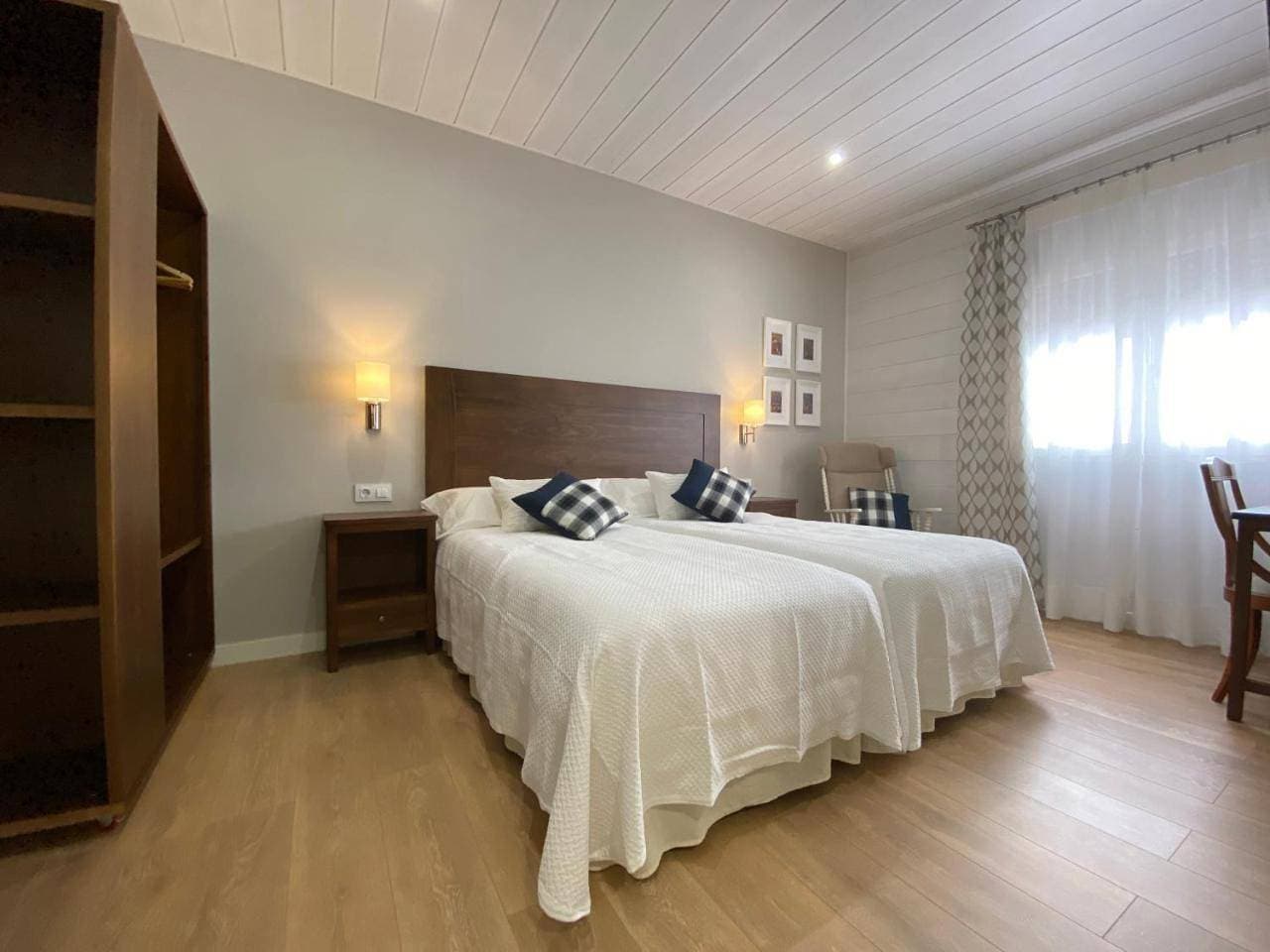 Foto 10 von 13: Twin Room with Bathroom