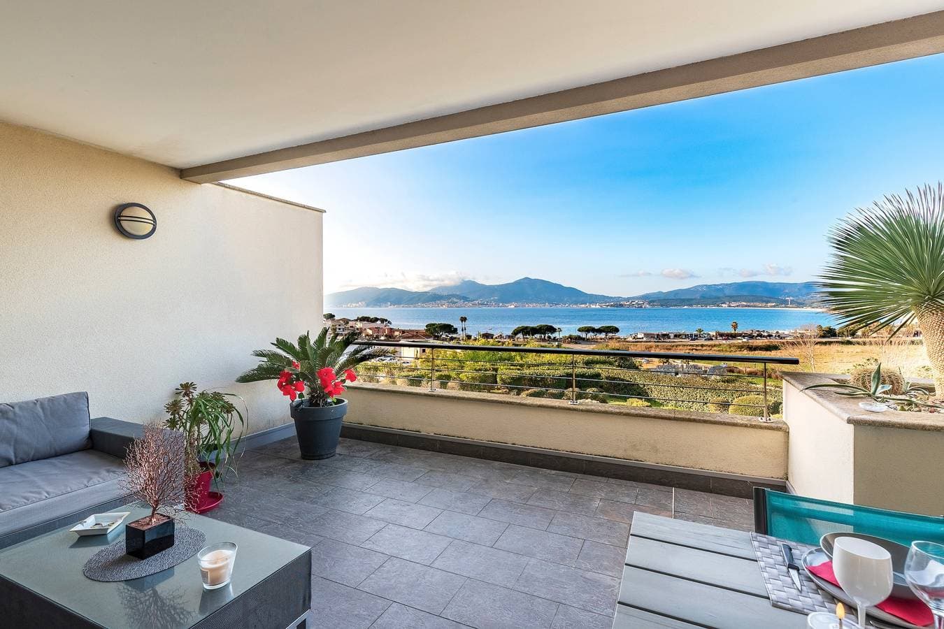 Foto 9 von 14: Ferienwohnung für 4 Personen mit Terrasse