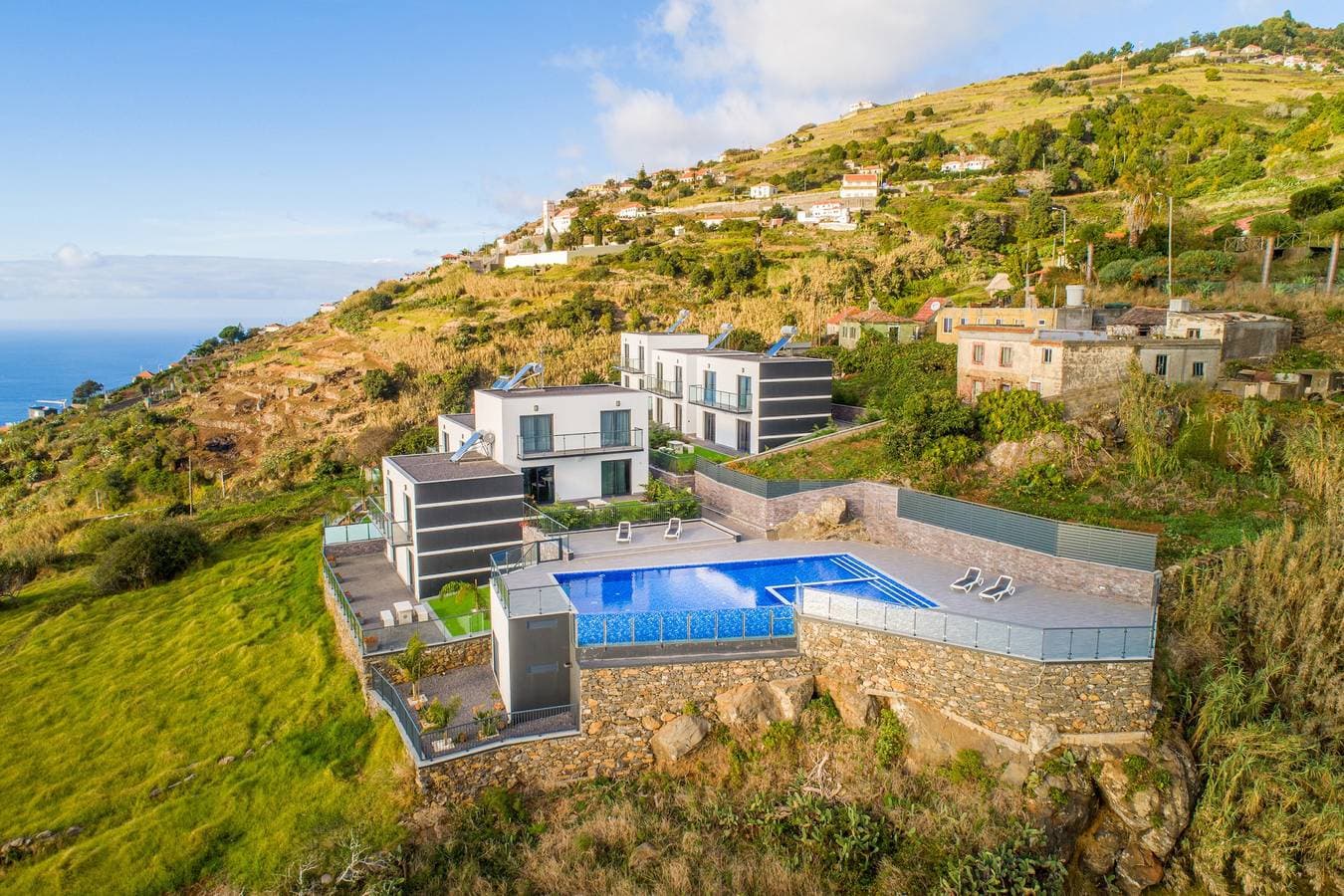 Foto 4 von 38: Modern villa, shared infinity pool | SunsetCliff 4
