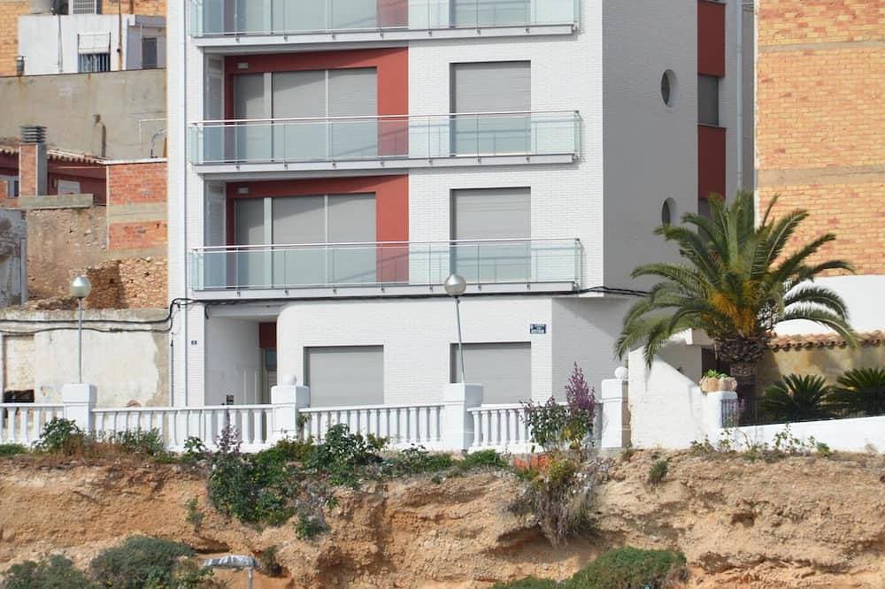 Foto 10 von 28: Die neue Wohnung, Casa Cleo, hat eine atemberaubende Aussicht auf das Meer.