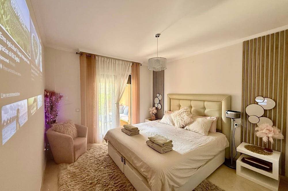 Foto 2 von 30: Casares Beach Doña Julia Golf Apartment With Private Garden Direct Pool Access