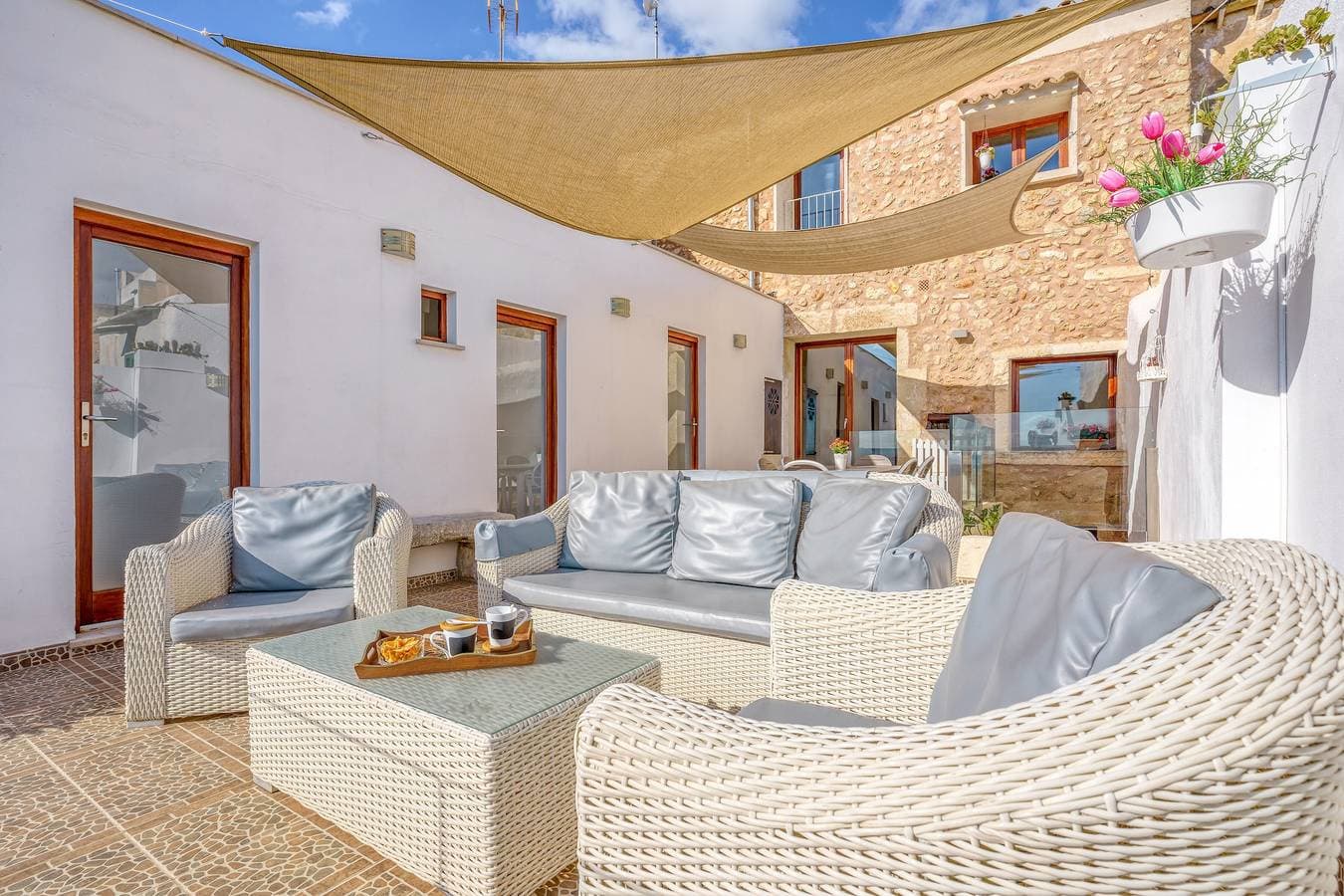 Foto 4 von 30: Casa del Sol mit Meerblick, WLAN, Pool, Balkon, Terrasse; Parken auf der Straße