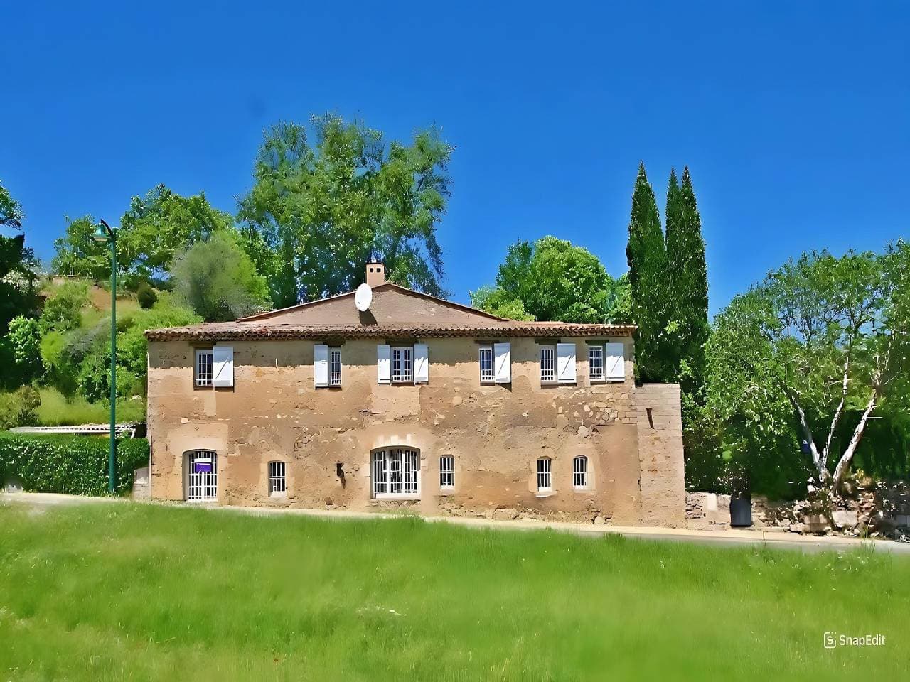 Foto 9 von 35: Wunderschöne freistehende Villa mit Pool