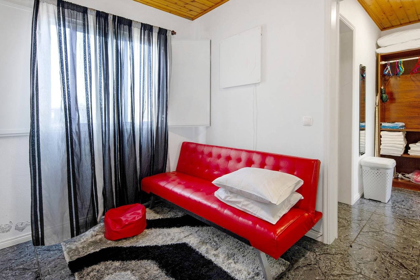 Foto 5 von 27: Ferienhaus 'Casinha Do Monte' mit Meerblick, Gemeinschaftsgarten und WLAN