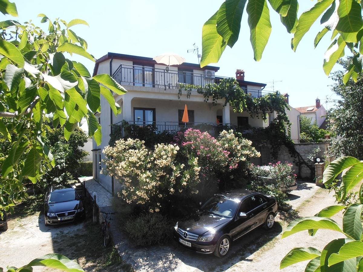 Foto 13 von 18: Two bedroom apartment with large balcony and partial sea view