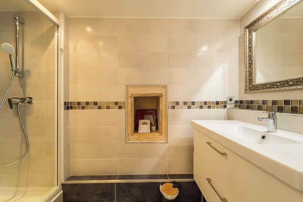 Foto 5 von 17: Separate master suite, 18th century residence