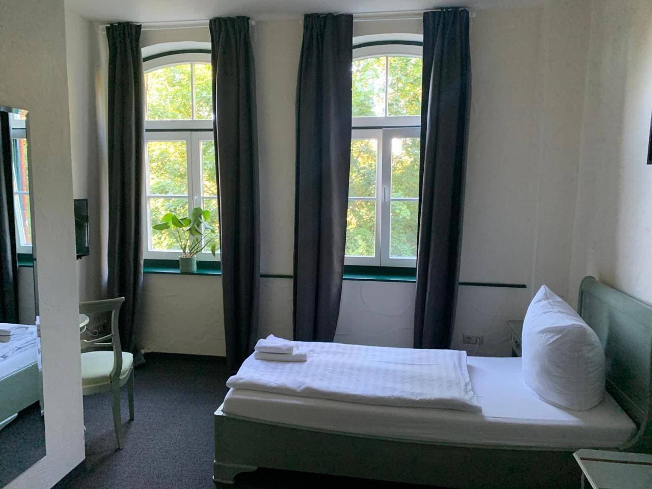 Foto 9 von 16: Double Room with Private Bathroom