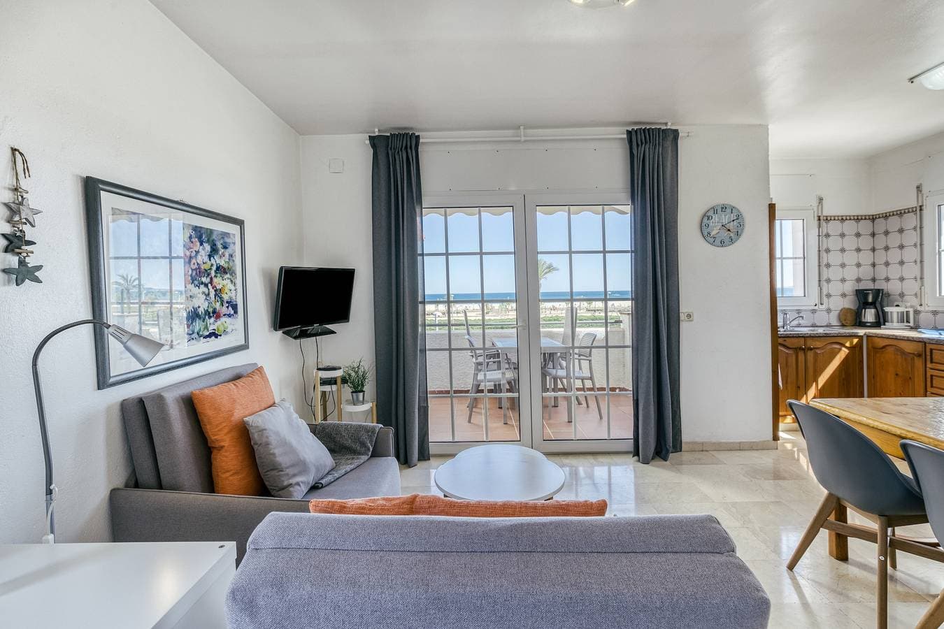Foto 4 von 26: Ferienhaus 'Art-apartamentos Revilla Tacke D' mit Meerblick, privater Terrasse und Garten