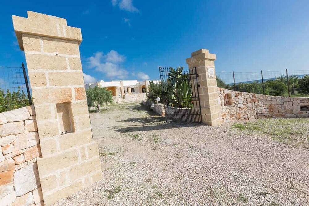Foto 13 von 30: Panoramic villa with beautiful view at the Maldives of Salento