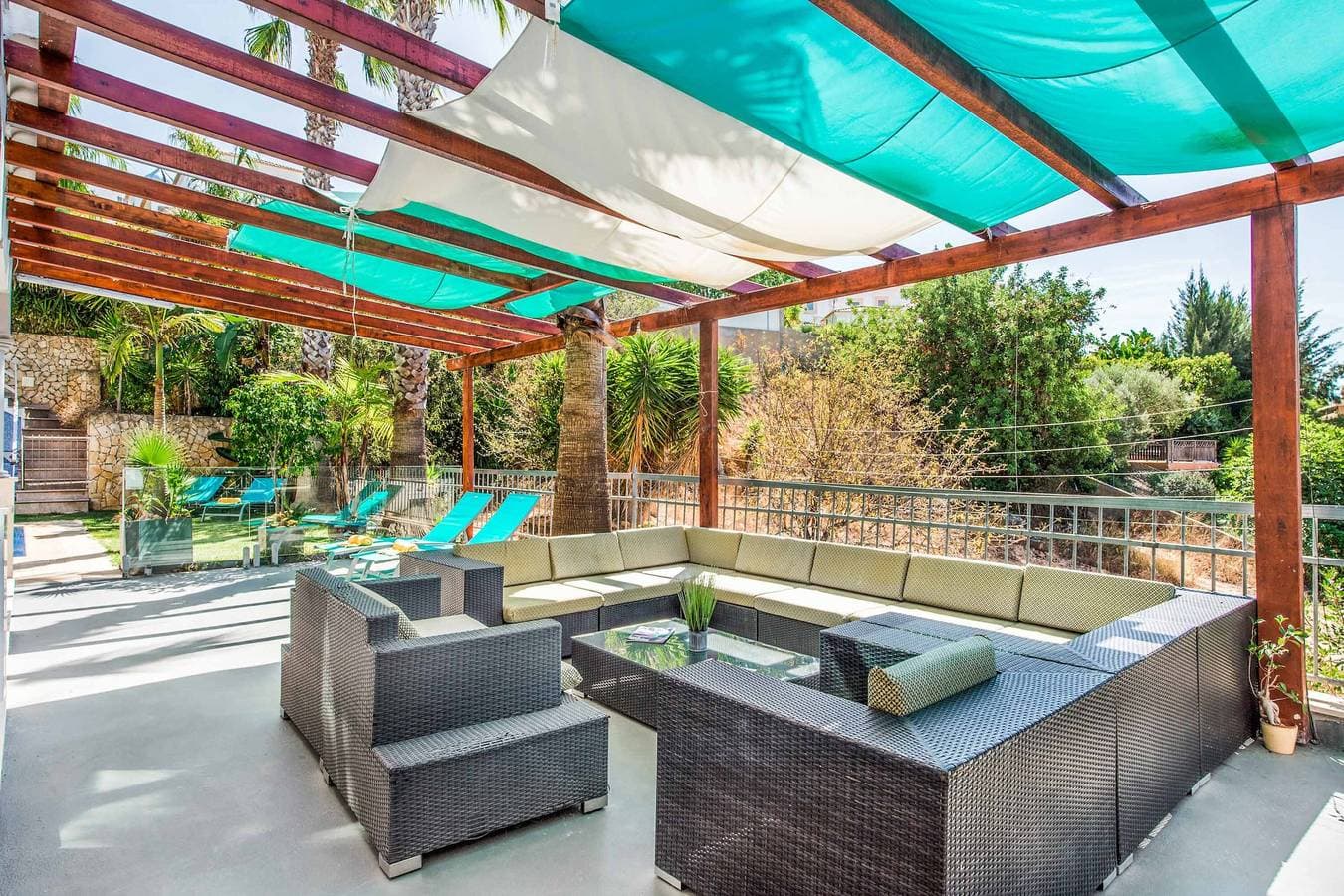 Foto 9 von 60: Villa für 16 Personen mit Garten