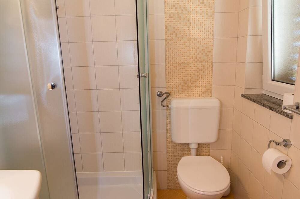 Foto 5 von 16: 2-Zimmer-Ferienwohnung mit Terrasse Punta kriza, Cres