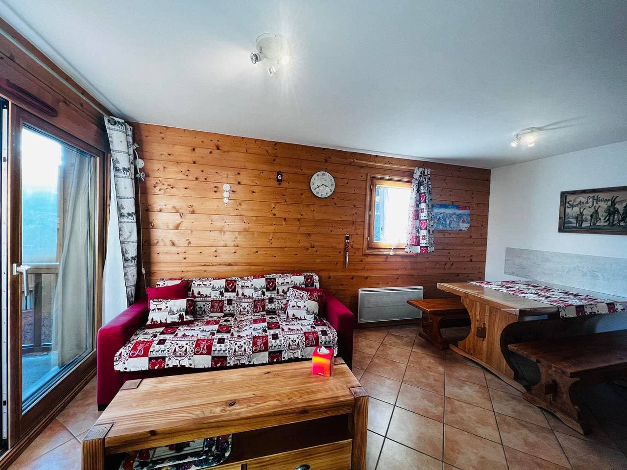 Schöne 3-Zimmer, 2-Bäder Wohnung - Pool & Garage 1