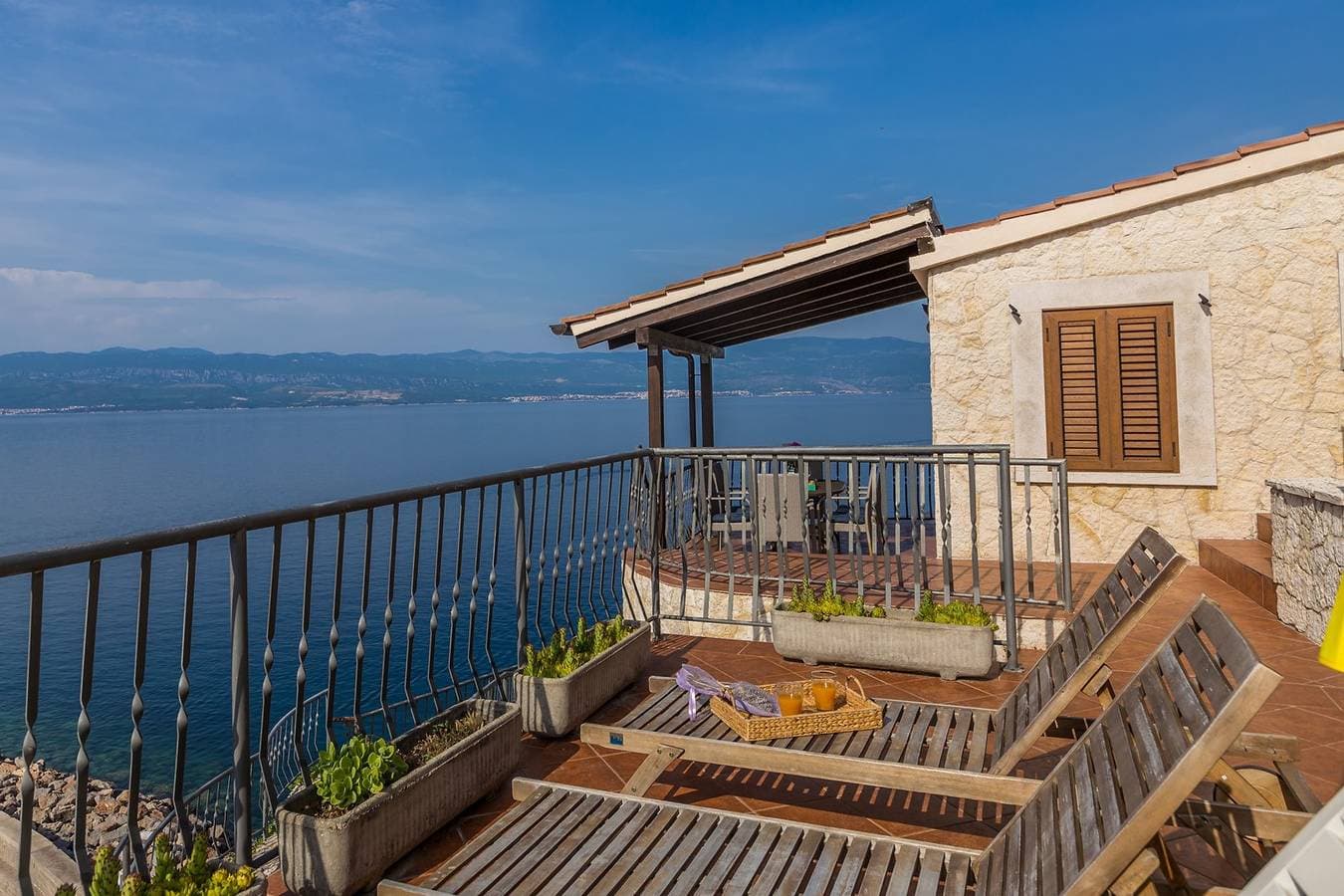 Foto 11 von 61: Ferienhaus Bella Mare mit herrlichem Meerblick 50m vom Strand in Vrbnik auf der Insel Krk
