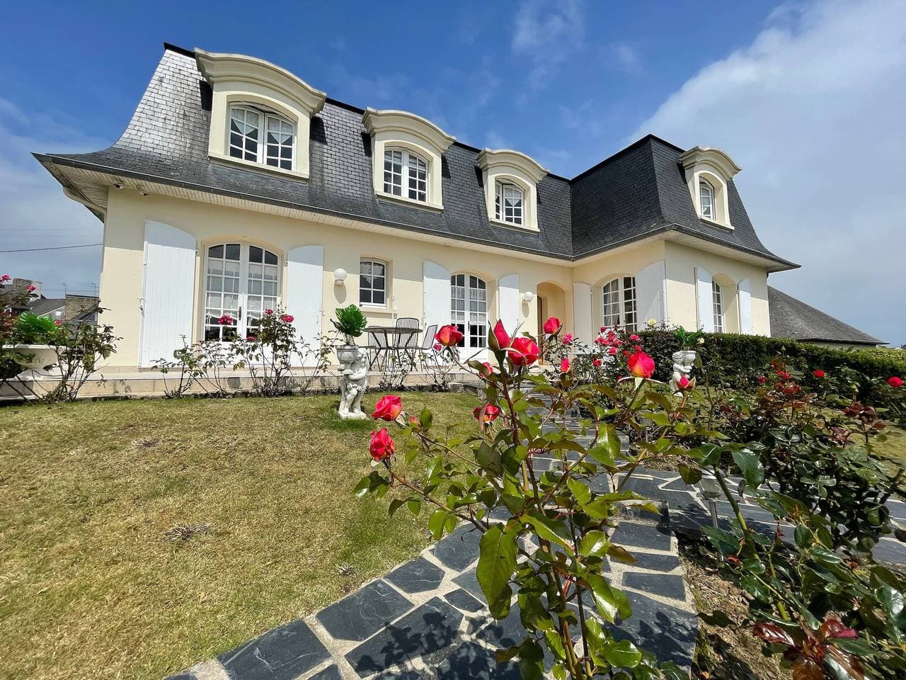 Foto 4 von 20: Bed and Breakfast 'La Mansardière - Zimmer 4' mit Gemeinschaftsgarten und WLAN