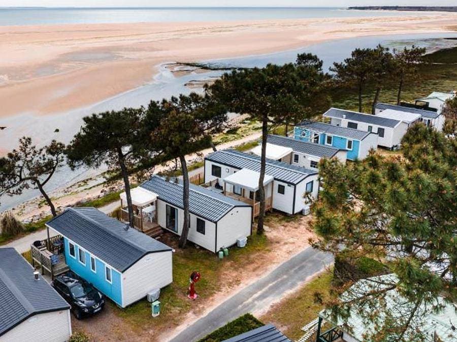 Foto 3 von 70: Camping Les Violettes  - Mobilheim 4 personen - Mobilheim Mouette (2 Zimmer) - integrierte Terrasse 4 pers.