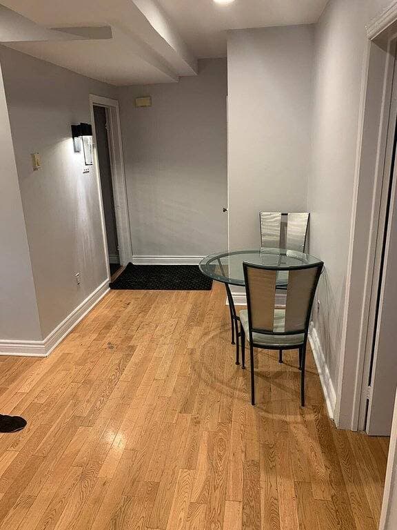 Lovely 1 bedroom apartment in a quiet neighborhood. 1
