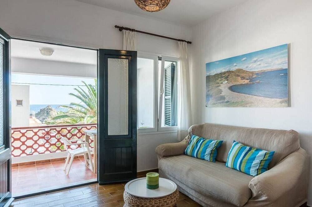 Foto 10 von 18: Charming 3 bedroom apart.10 mts walking from beach