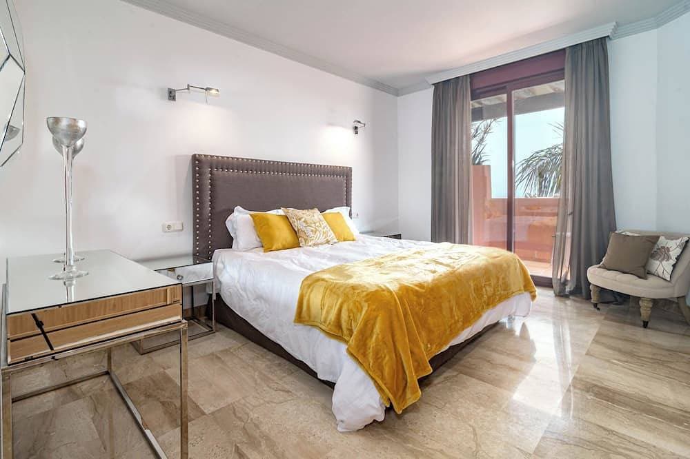 Foto 3 von 30: Luxury and spacious 3-bed Penthouse apartment in fabulous Gualdalmansa