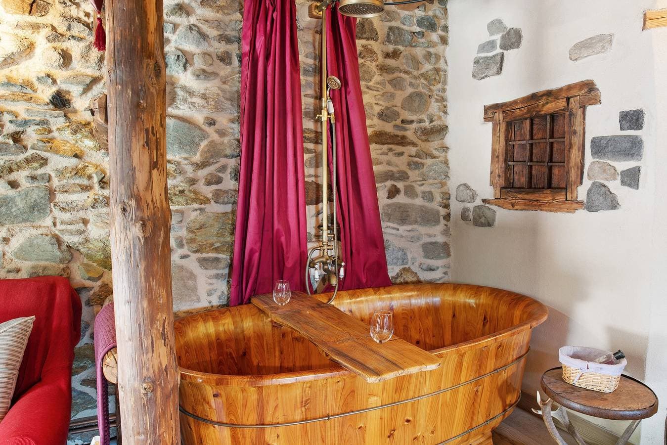 Foto 6 von 33: Deluxe-Zimmer „Chalet Cuore Selvatico“ mit Bergblick, Terrasse und privatem Garten
