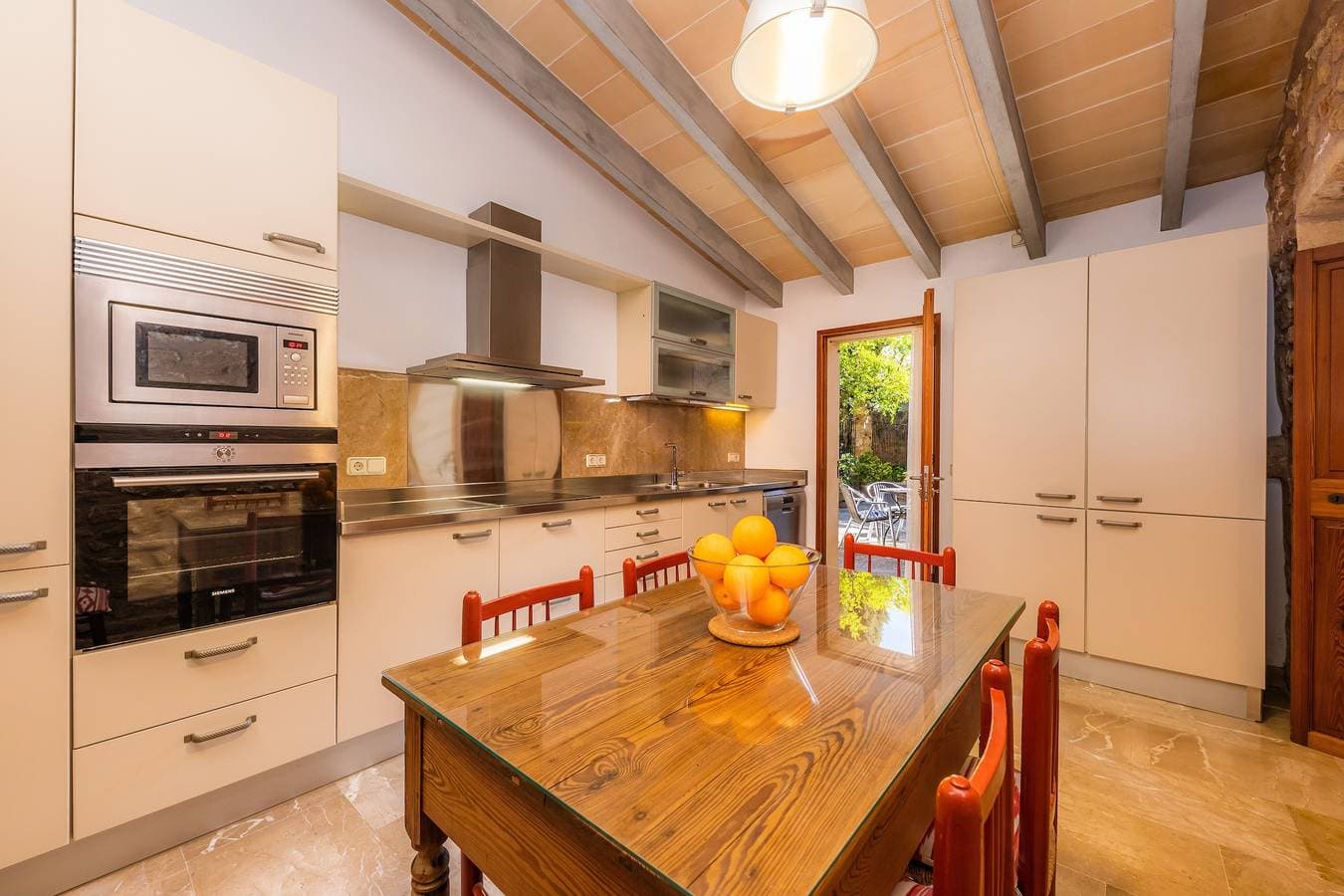 Foto 7 von 32: Ferienhaus 'Town House Esglesia 10' mit Privatterrasse, WLAN und Klimaanlage
