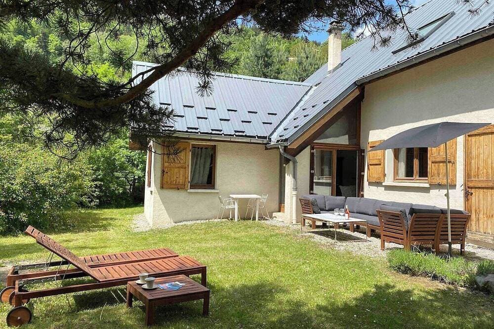 Superb House, Great Location 1