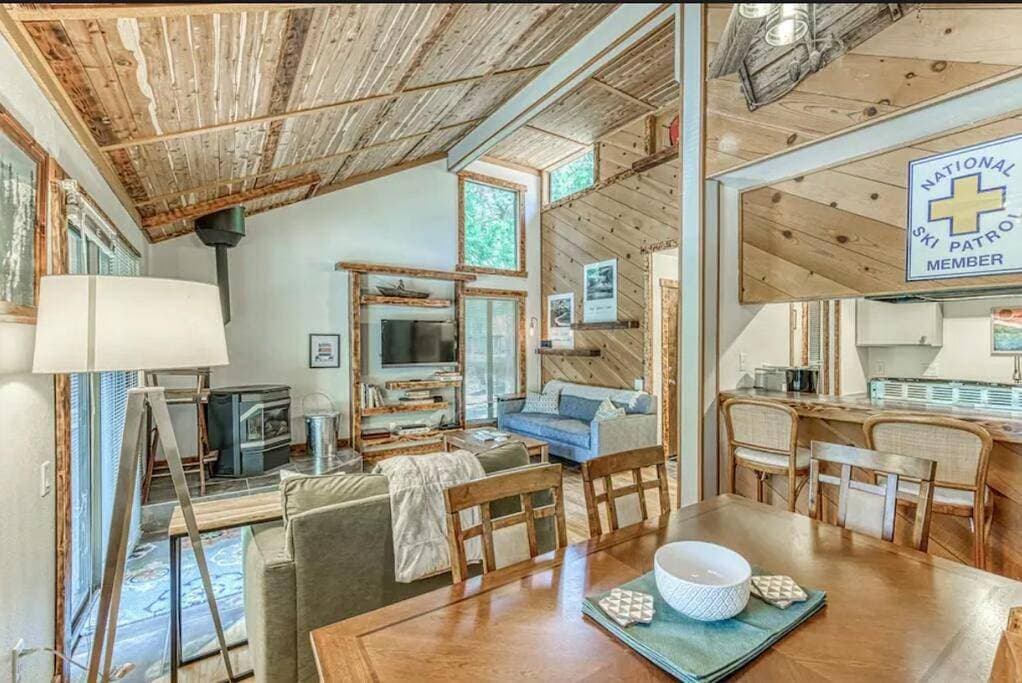 Little Ski Lodge-Across from Spa & Sauna 1