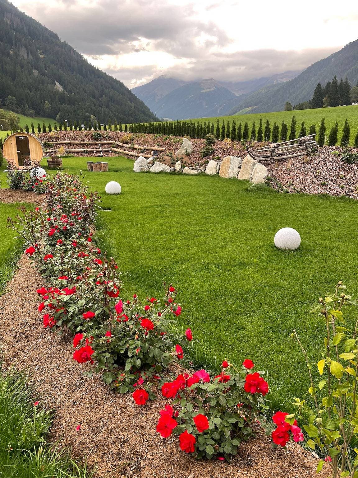 Foto 8 von 20: Chalet „Villa Anita The Garden“ mit Bergblick, WLAN und Klimaanlage