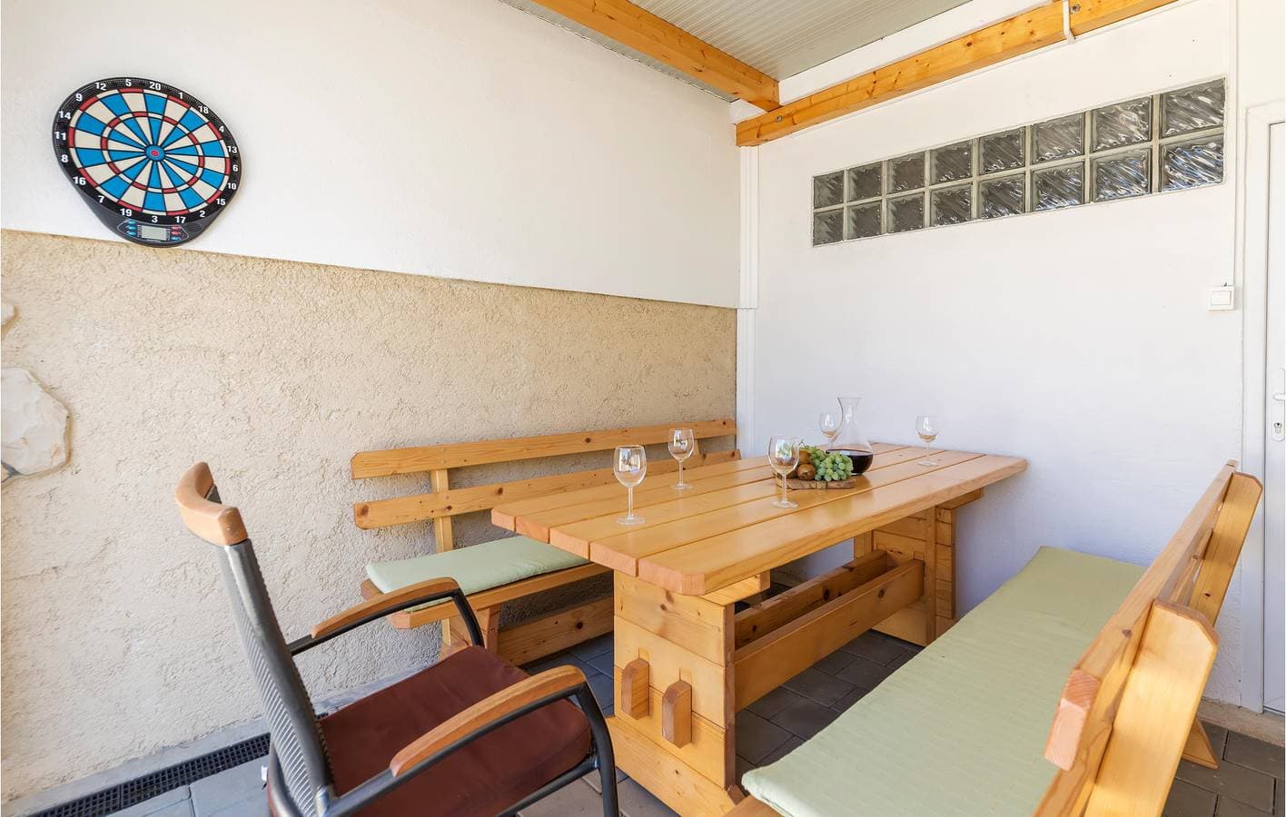 Modernes Apartment mit Terrasse in der Nähe von Montrin und Maslinova Grana 1