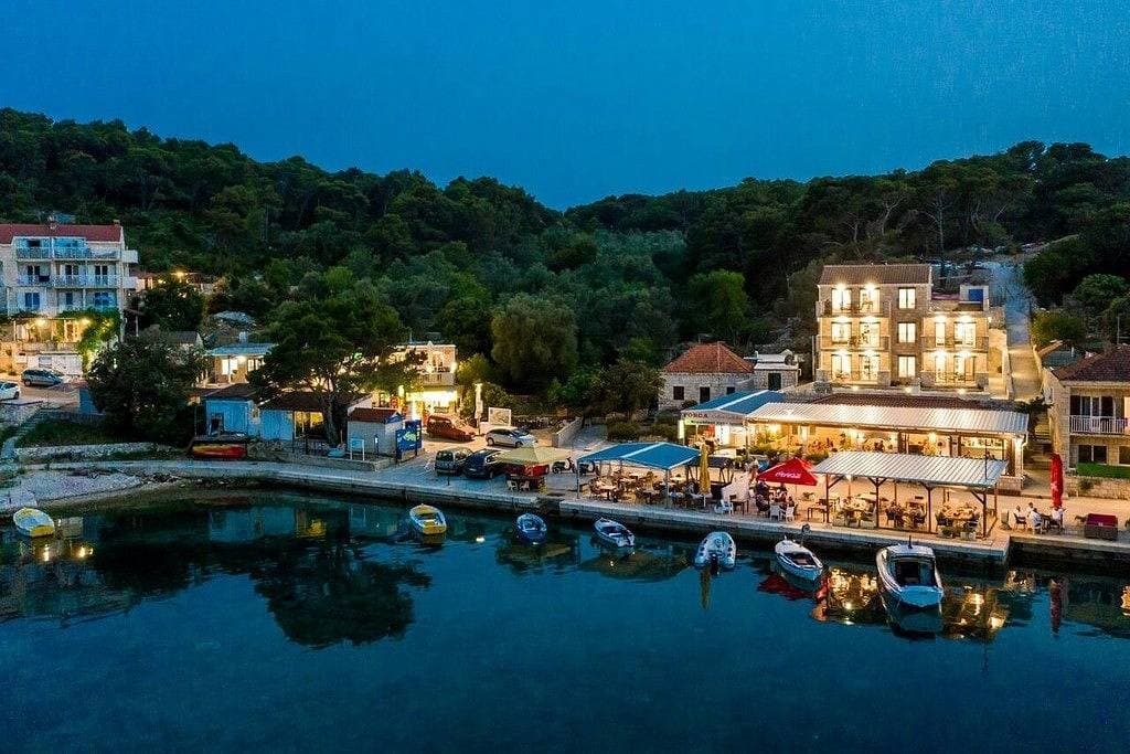 Foto 4 von 19: Studio Appartement mit Terrasse und Meerblick Pomena, Mljet As-22317-b