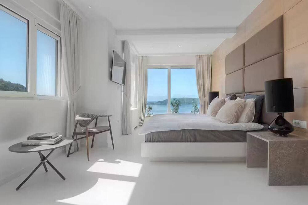 Foto 3 von 30: 1,000 m² Penthouse Retreat in Rafailovići, Budva