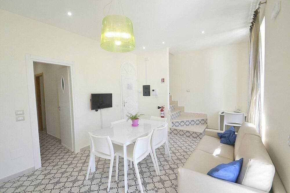 Foto 12 von 30: Villa Elicona E: A welcoming apartment situated in a central location, at a short distance from the Cathedral of Ravello, with Free Wi-Fi.