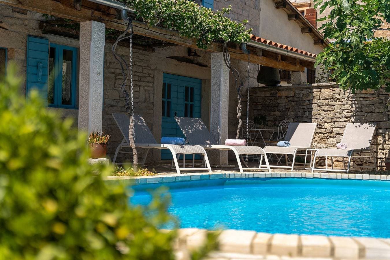 Foto 4 von 36: Mediterranes Steinhaus mit Privatpool, Sauna, Meerblick, Kamin, Sommerkueche