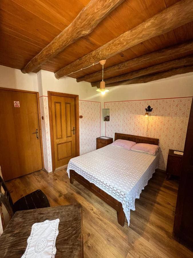 Foto 4 von 5: Double Room with Private Bathroom