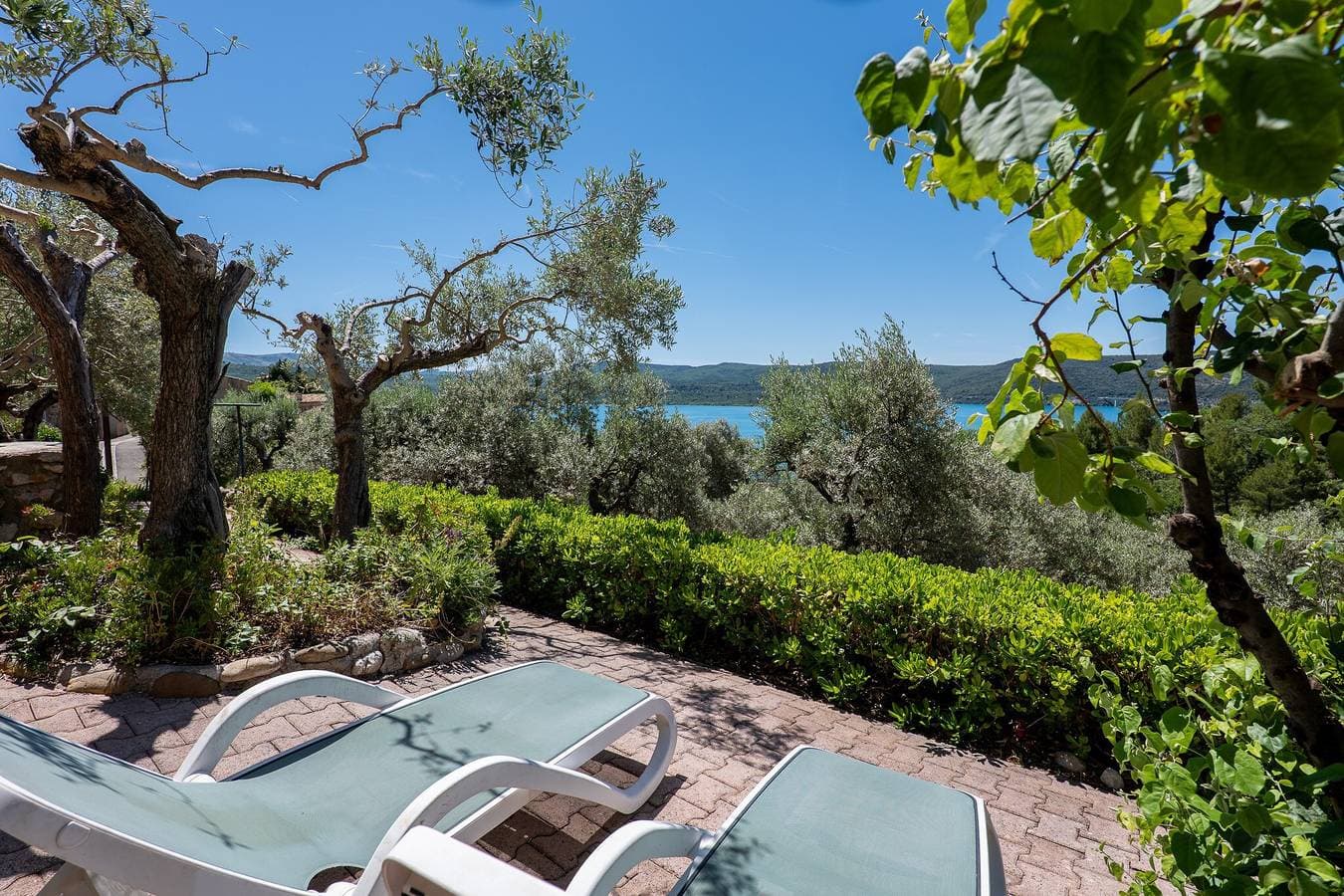 Foto 2 von 23: Le point sublime in Sainte-Croix-du-Verdon – Studio mit Seeblick