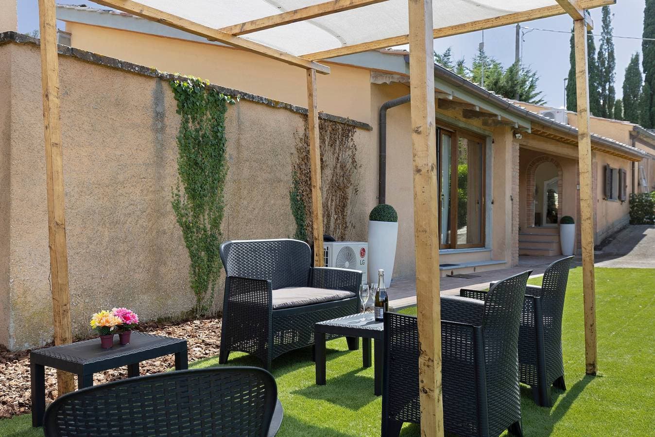 Foto 5 von 18: Zimmer 'Bellavista Cottage Gelsomino' mit Gemeinschaftsgarten, WLAN und Klimaanlage