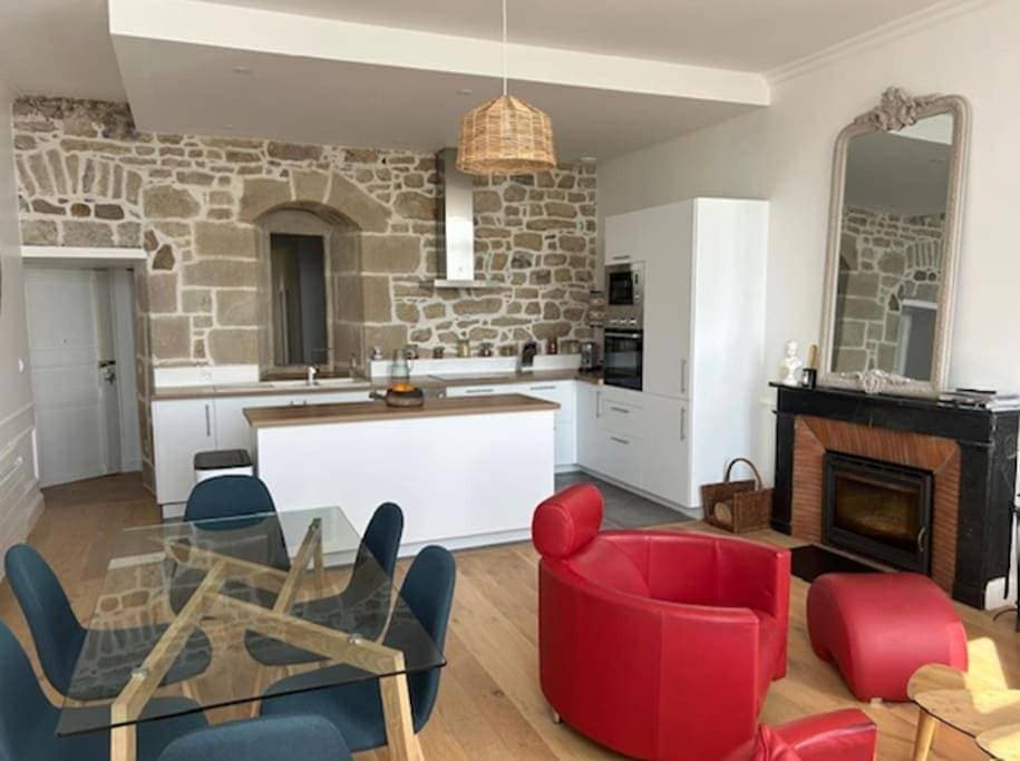 Foto 9 von 13: Three-Bedroom Apartment with Harbour View