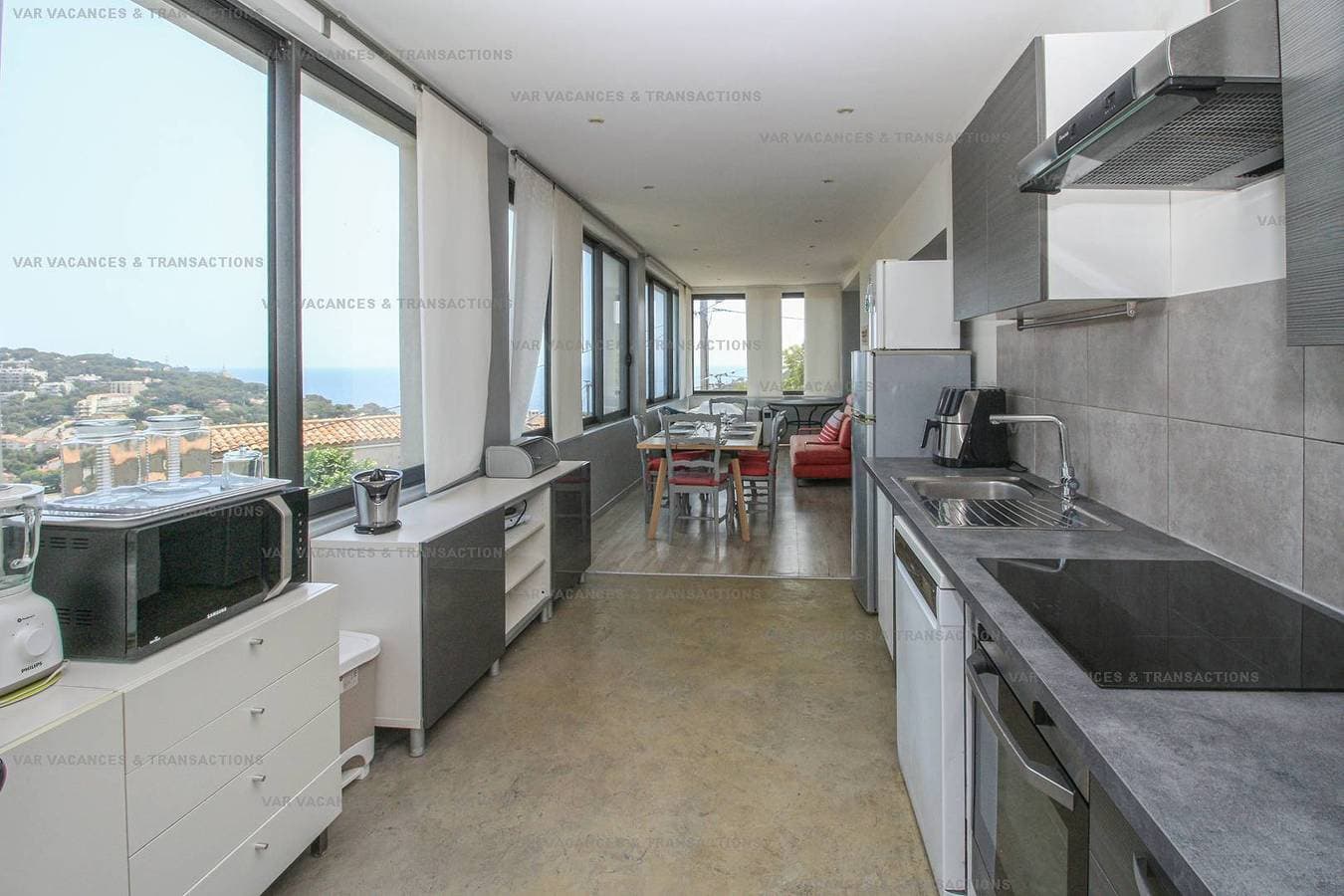 Foto 5 von 20: Meerblick, zeitgenössisch, alles zu Fuß, Hafen und Strände...Garten, Terrasse, 2 Badezimmer
