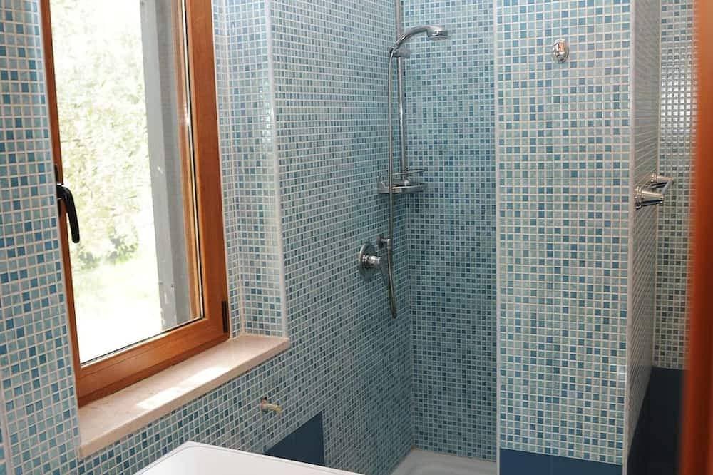 Foto 8 von 29: Komplett eingezäunt in einer fantastischen Agrumeto Villa umgeben