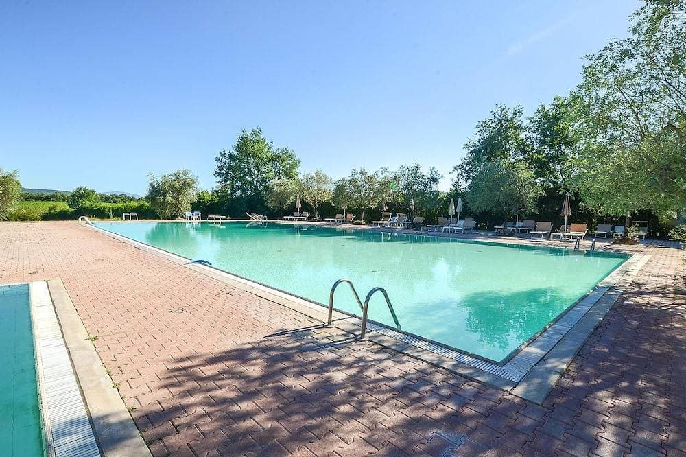 Foto 10 von 13: Beautiful apartment in Murlo with outdoor swimming pool