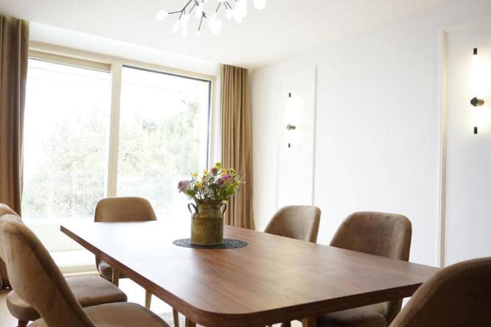 Foto 12 von 19: Modern, Bright Beachfront Flat in Rafailovici