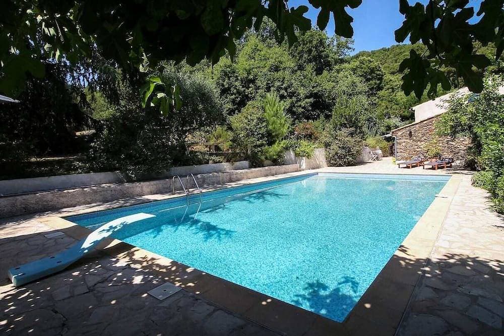 Bastide nestled in the heart of nature 1