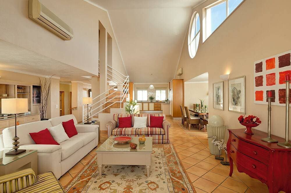 Foto 7 von 14: Delightful, modern villa in a quite and peaceful area. Private heated pool (opt)