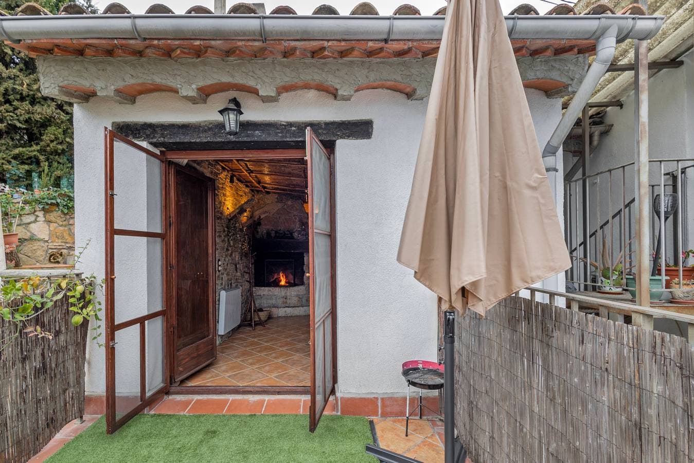 Foto 11 von 23: Finca 'La Cova De Can Pavet' mit Bergblick, privater Terrasse und Wi-Fi