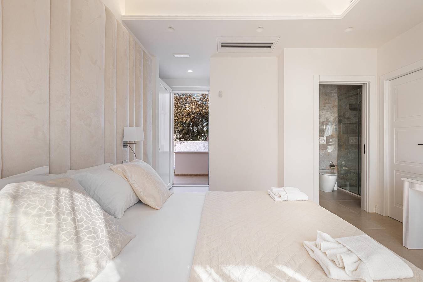 Foto 3 von 10: Zimmer für 2 Personen mit Balkon