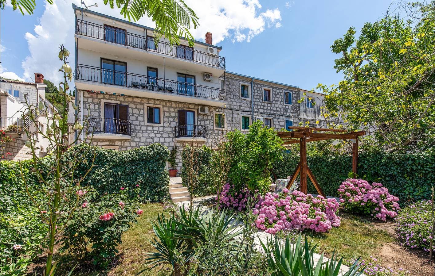 Foto 3 von 46: Gemütliche 70 m² große Wohnung mit Terrasse, WLAN und 300 m entferntem Strandzugang