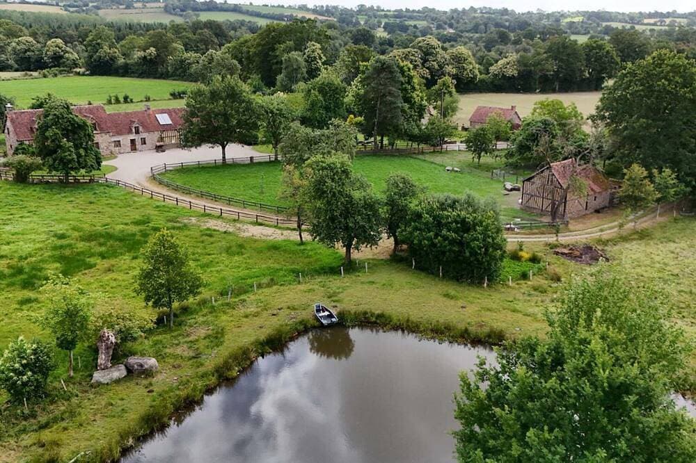 Authentisches Haus am Teich mit Haustieren erlaubt, Bettwäsche und Reinigung inklusive 1