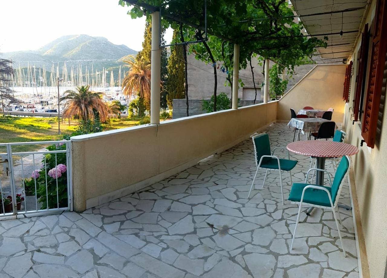 Foto 8 von 8: Cozy Apartment and Rooms with Terrace and Private Parking