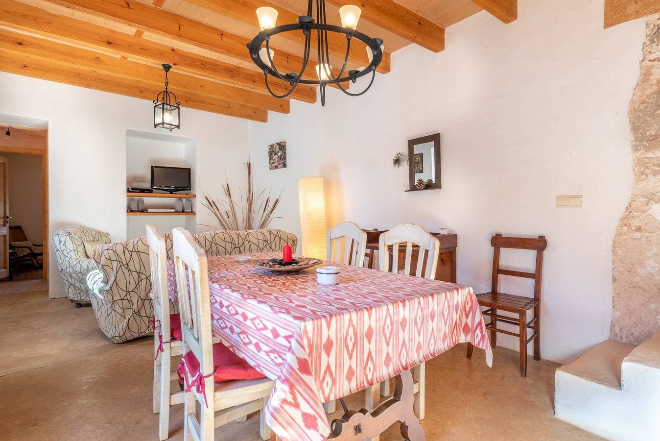 Foto 8 von 25: Charmantes Ferienhaus Can Bonjesus mit Bergblick, WLAN, Garten und Terrasse; Parkplätze vorhanden, Haustiere erlaubt
